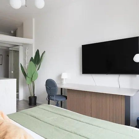 Stylish In The Heart Of Kallio Apartment