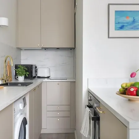 Stylish In The Heart Of Kallio Apartment